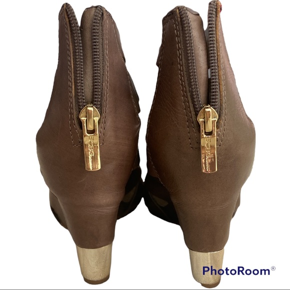 BCBGeneration Strappy Wedge - Picture 4 of 10